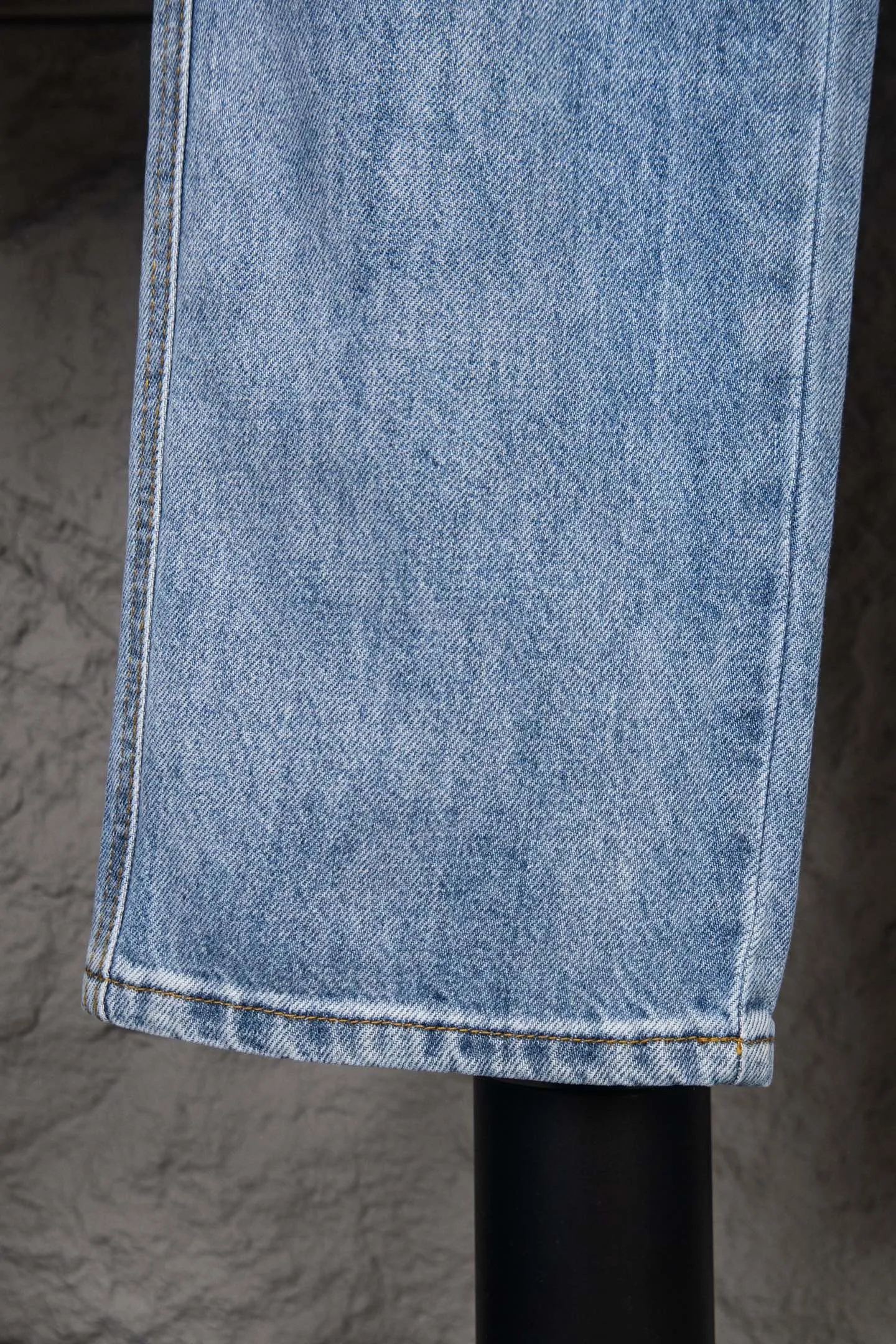 Style number: M396 P230 GALLERY DEPT. Classic embroidered splash-ink washed jeans Size number: 28 30 32 34 36